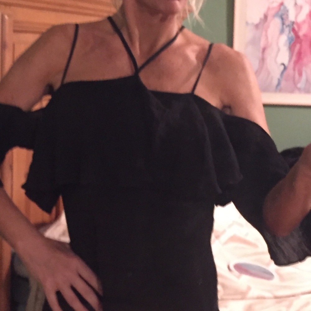 Cold shoulder top - Picture 2 of 4